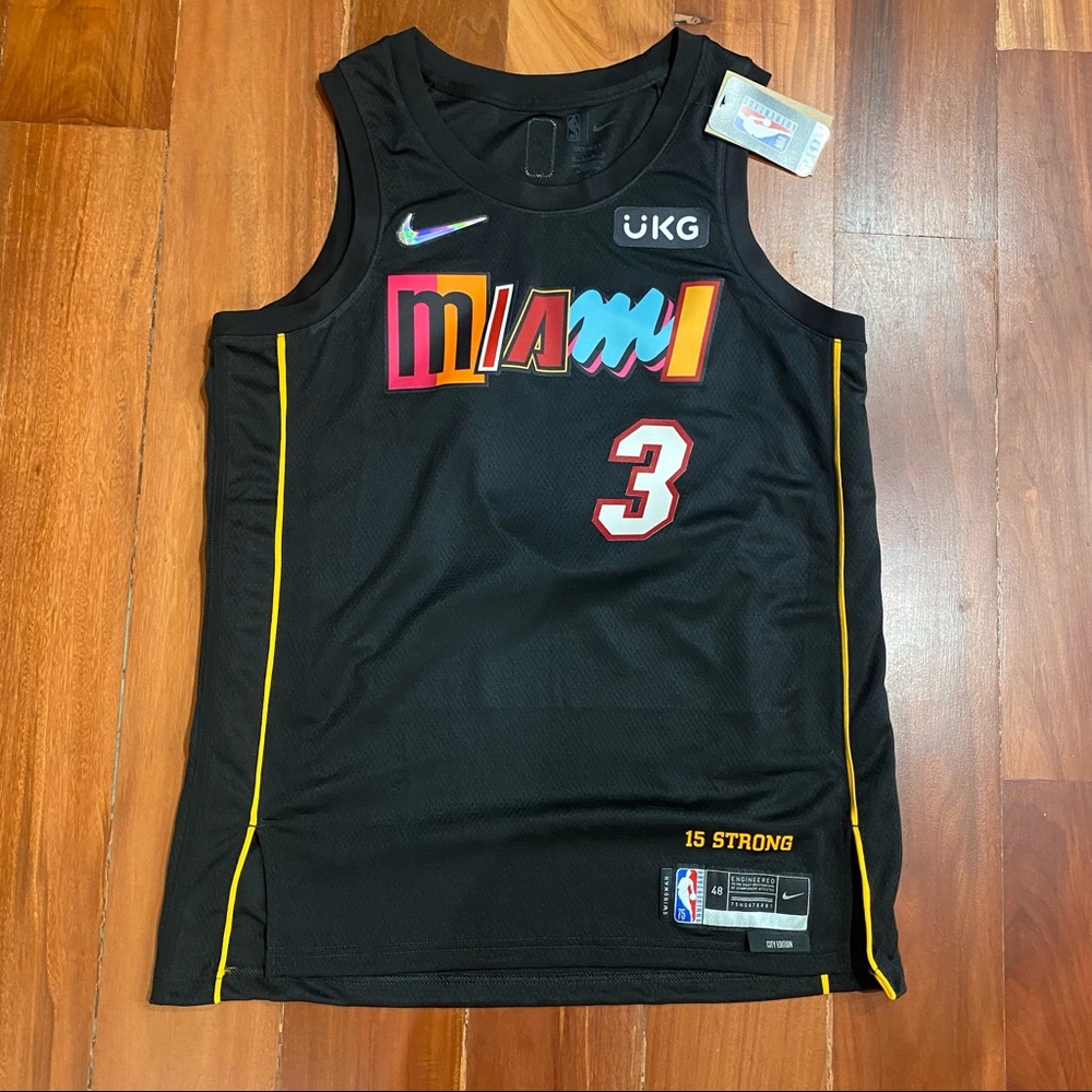 Miami Heat Mashup Men’s Jersey Size L Dwayne Wade #3